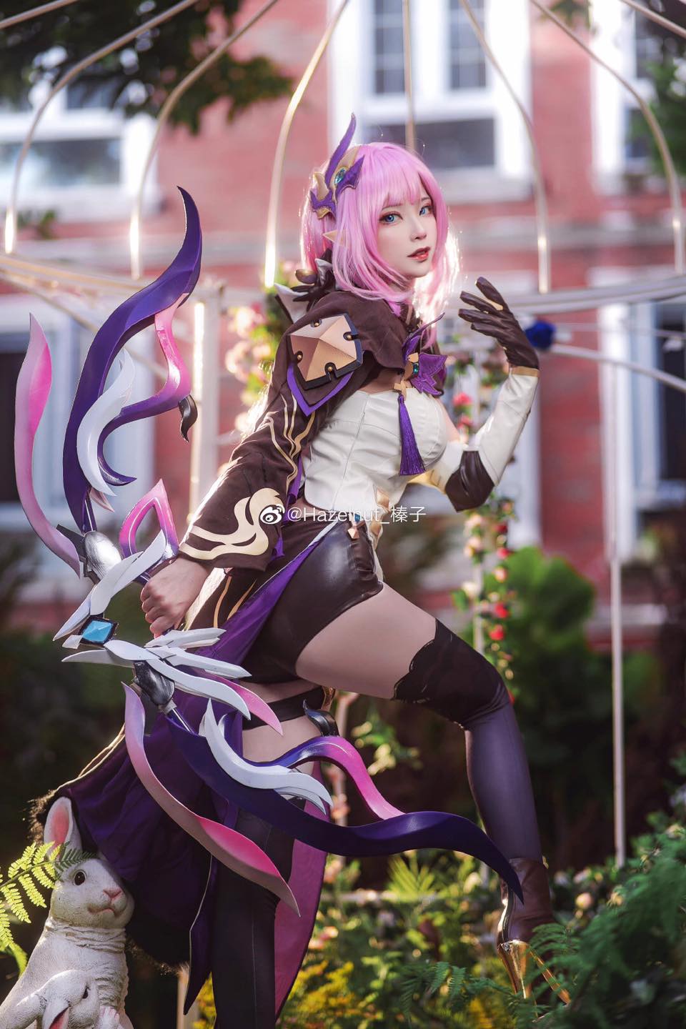 Ngắm màn cosplay Elysia trong Honkai Impact cực kỳ mãn nhãn, thế này bảo sao BeryL không chọn ngay làm skin CKTG 215191