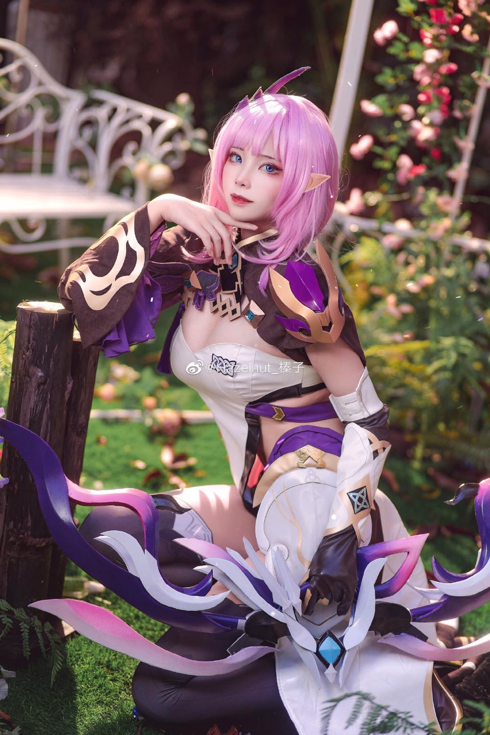 Ngắm màn cosplay Elysia trong Honkai Impact cực kỳ mãn nhãn, thế này bảo sao BeryL không chọn ngay làm skin CKTG 215192