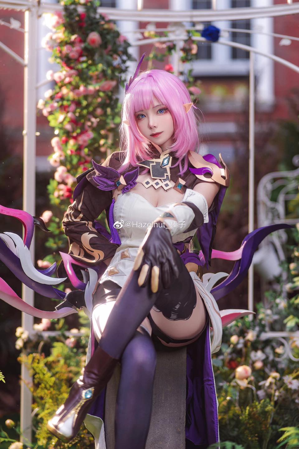 Ngắm màn cosplay Elysia trong Honkai Impact cực kỳ mãn nhãn, thế này bảo sao BeryL không chọn ngay làm skin CKTG 215195