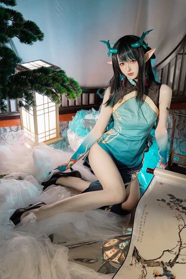 Cosplay cô nàng Dusk trong tựa game Arknights 232405