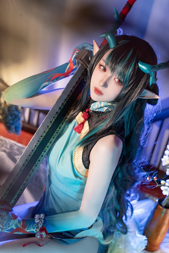 Cosplay cô nàng Dusk trong tựa game Arknights 232407