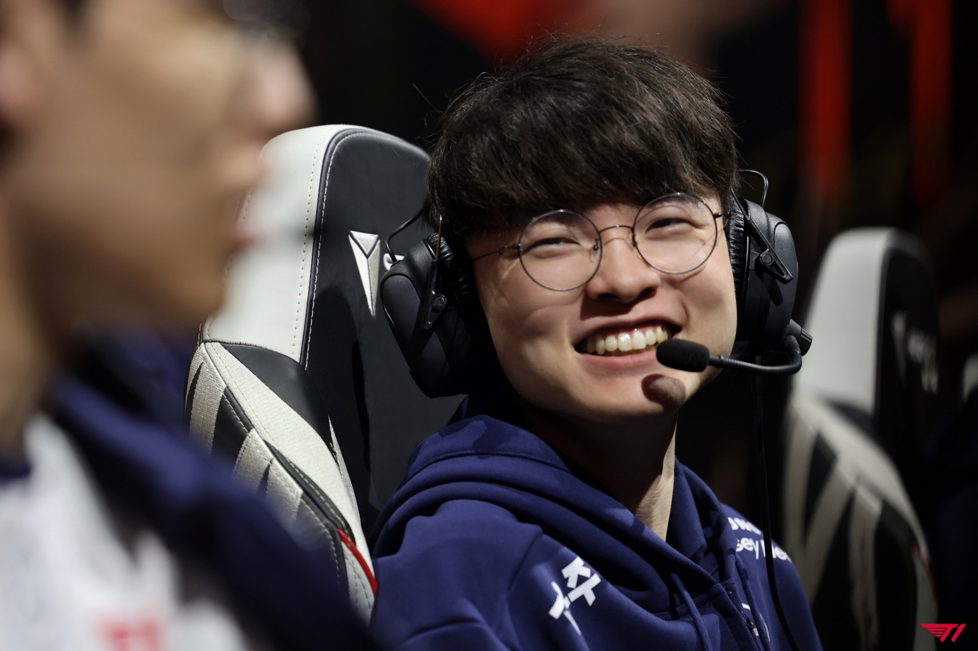 Faker: 'Chơi quá nhiều Bo5 tại MSI mệt thì có mệt, nhưng nó giúp chúng tôi tiến bộ' 280249