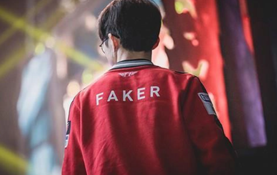Faker sẽ phải ngồi dự bị trong bao lâu?