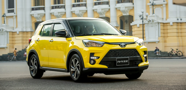 Toyota Raize ra mắt tại Việt Nam với giá 527 triệu đồng, đe nẹt Kia Sonet