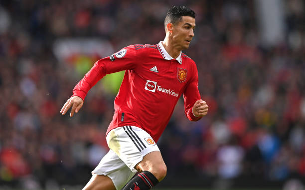 Gợi ý chuyển nhượng Ronaldo: 'Ở lại MU hoặc tái đấu Messi' 204167
