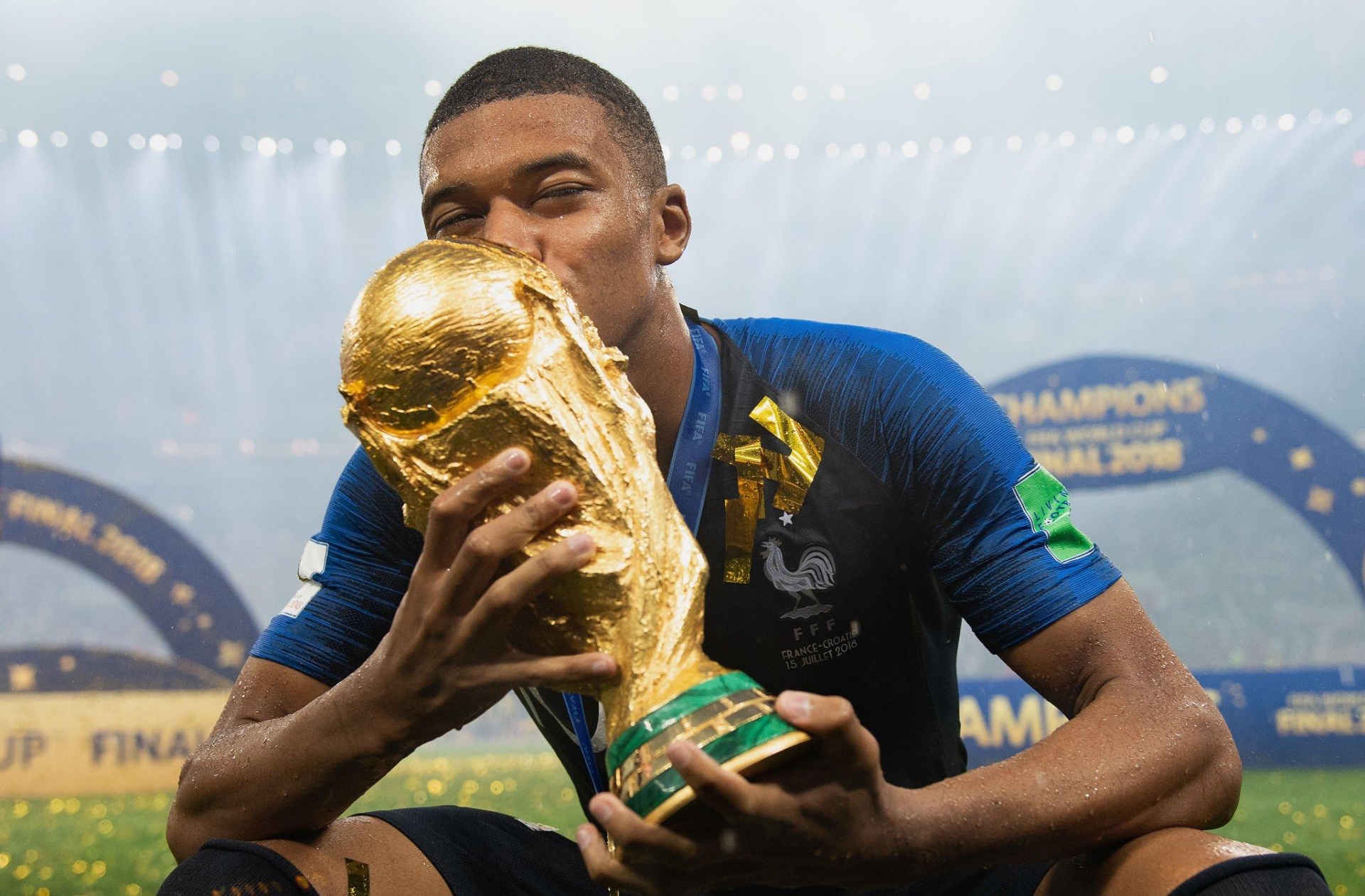 Mbappe khiến ĐT Pháp 'lo sốt vó' trước thềm World Cup 2022 214522