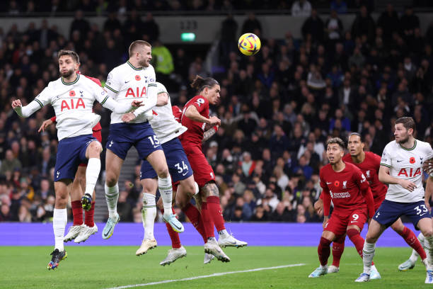 Trực tiếp Liverpool 2-0 Tottenham: Sai lầm tai hại của hàng thủ Tottenham! 214437