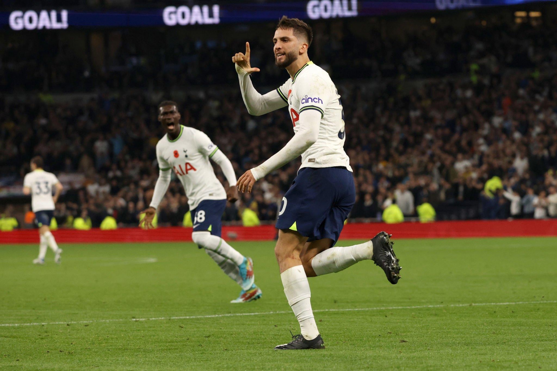 Conte khen Harry Kane hay hơn cả người lập ‘đại công’ cho Tottenham 217046