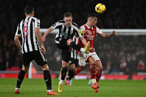 Trực tiếp Arsenal 0-0 Newcastle: Tranh chấp quyết liệt 239008