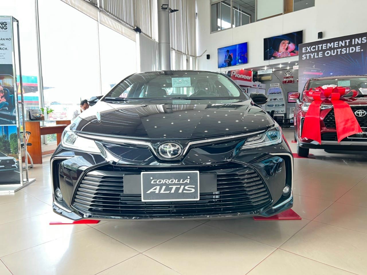 toyota-corolla-altis-2022