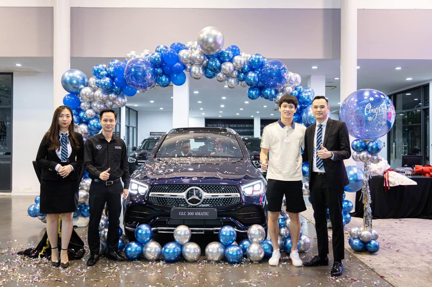 hoang-duc-mua-mercedes-benz-2