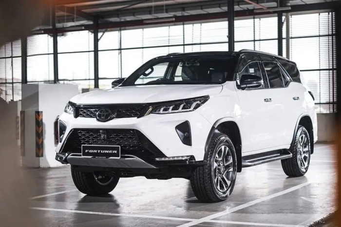 Toyota-Fortuner-2023