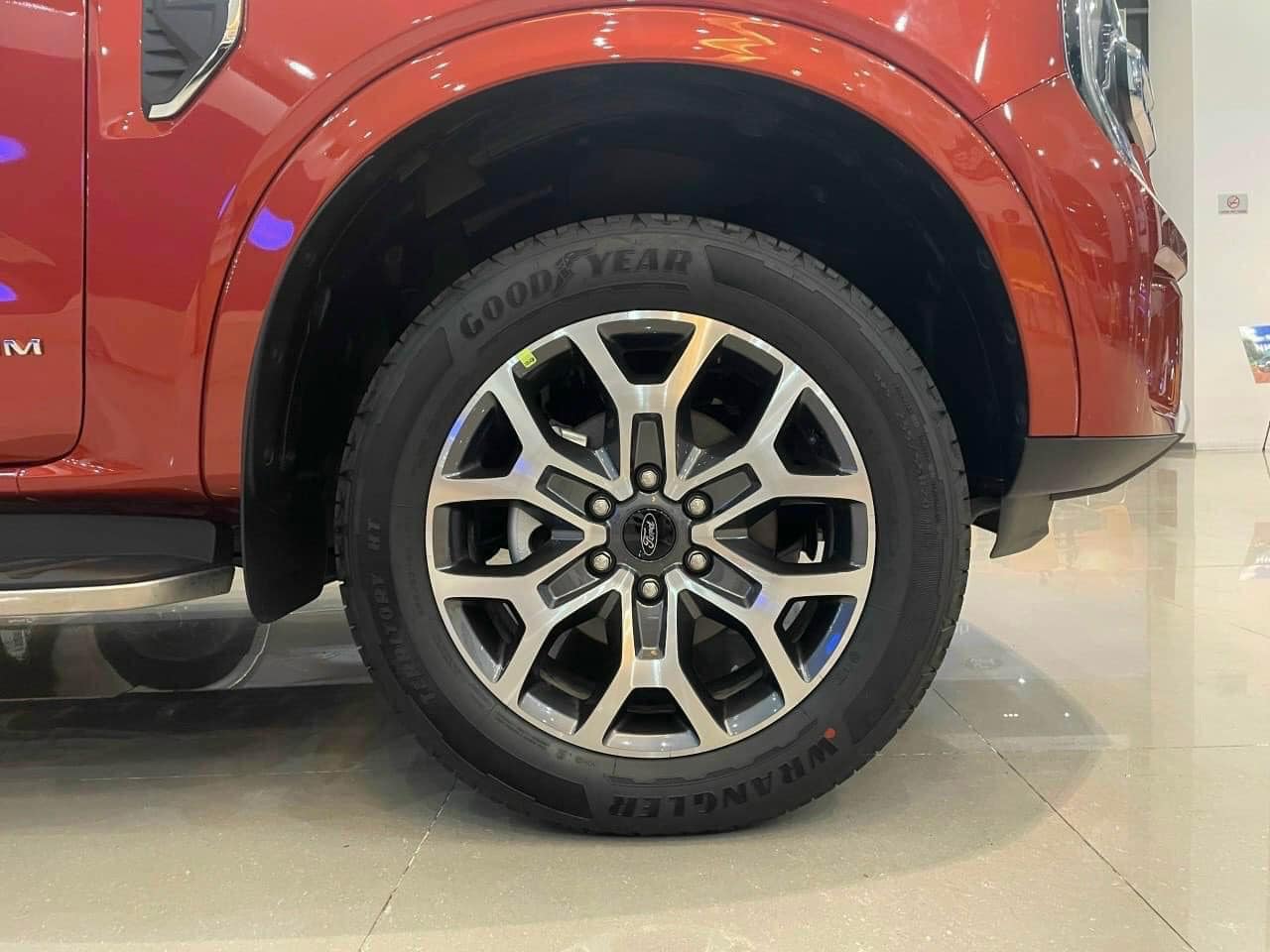 Ford-Everest-2023-3