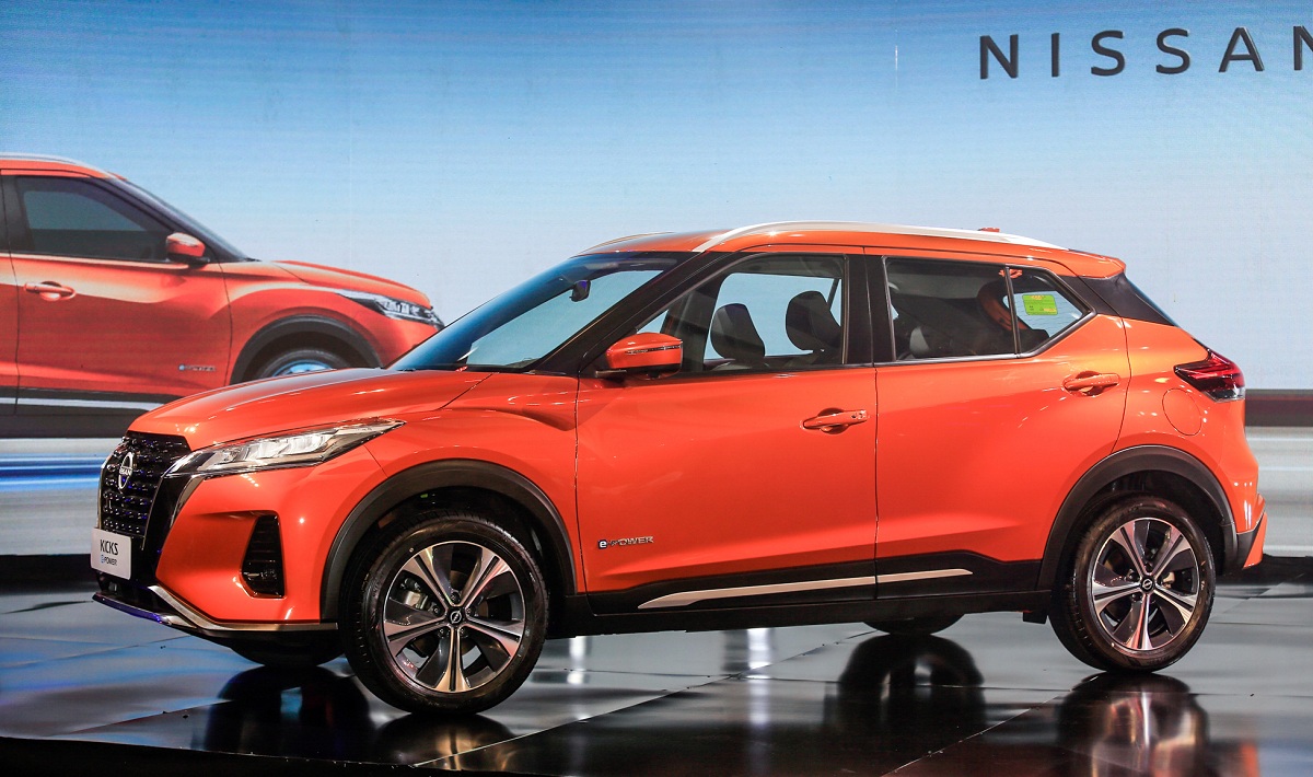 Giá chênh 69 triệu đồng, Nissan Kicks e-Power bản E và V có gì khác biệt? 214709