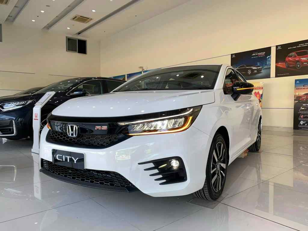 Loạt sedan hạng B giảm giá mạnh nhất