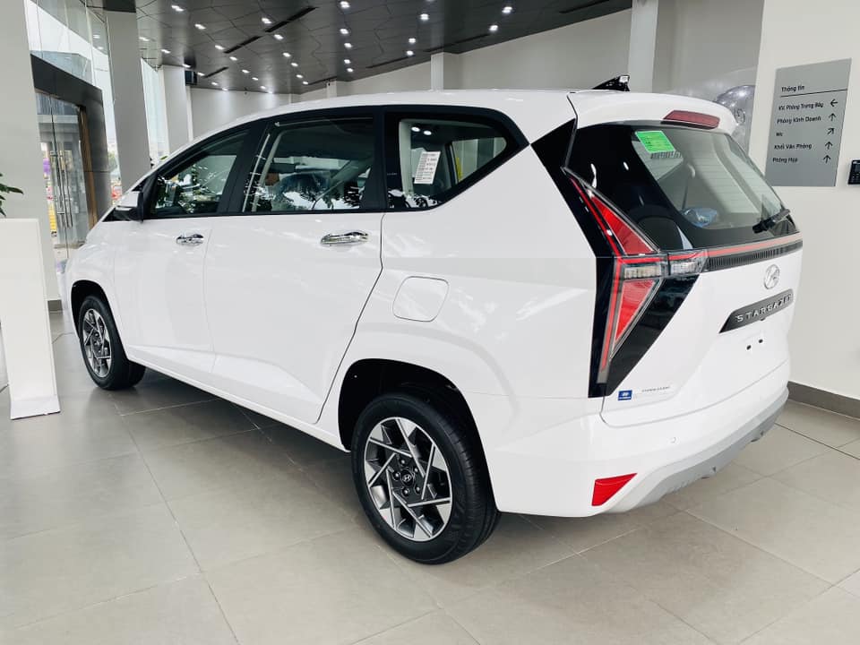 Vừa ra mắt, Hyundai Stargazer đã giảm giá mạnh - rẻ hơn Mitsubishi Xpander 233603