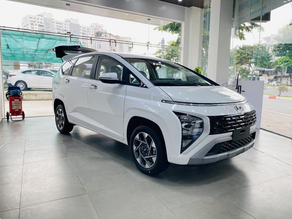 Vừa ra mắt, Hyundai Stargazer đã giảm giá mạnh - rẻ hơn Mitsubishi Xpander 233604