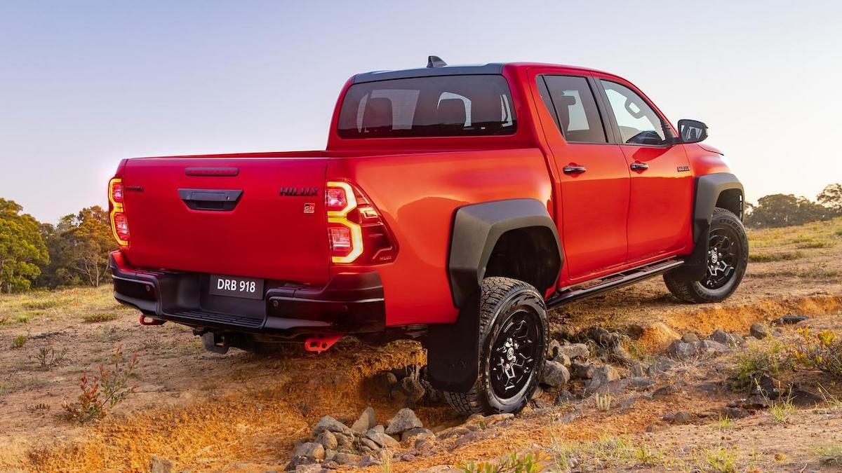 toyota-hilux-gr-sport-1