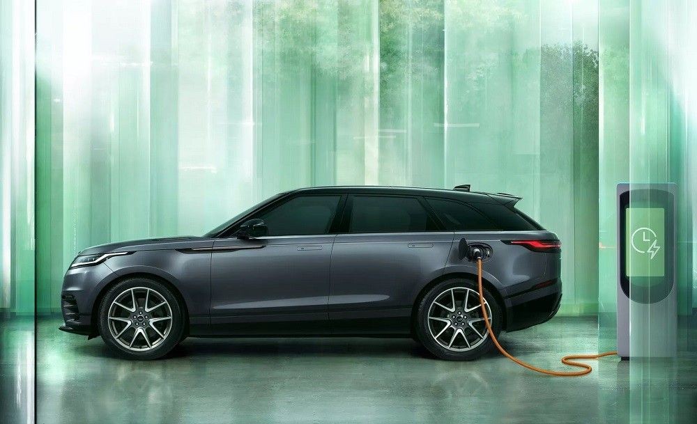 range-rover-velar-3-1675410125.jpg