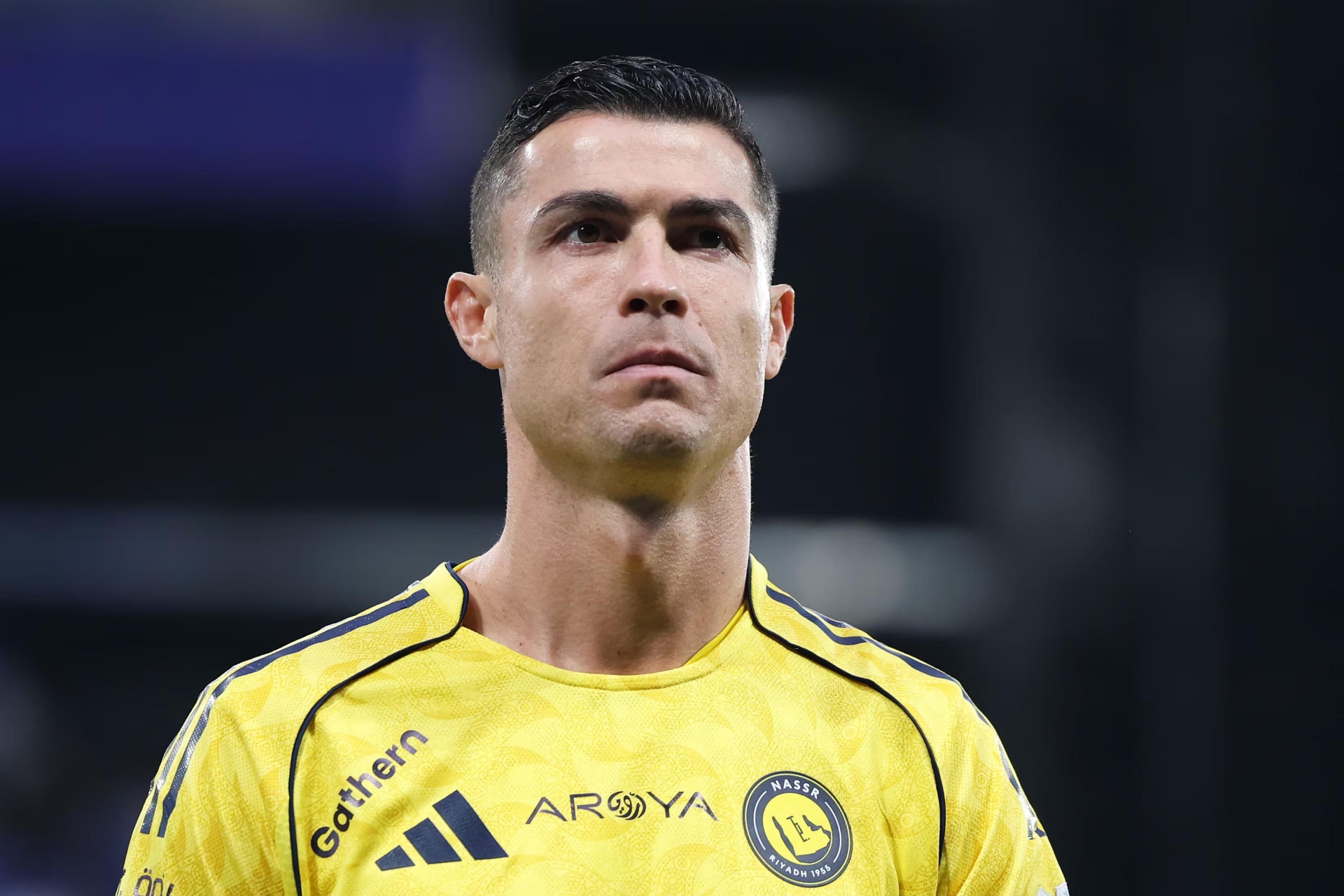 Ronaldo khiến fan lặng người khi lên tiếng về việc giải nghệ