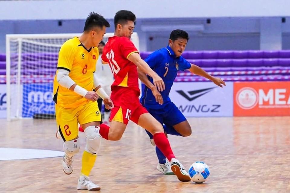 Báo Thái Lan phát sốt khi Việt Nam gỡ hòa khó tin sau 14 phút