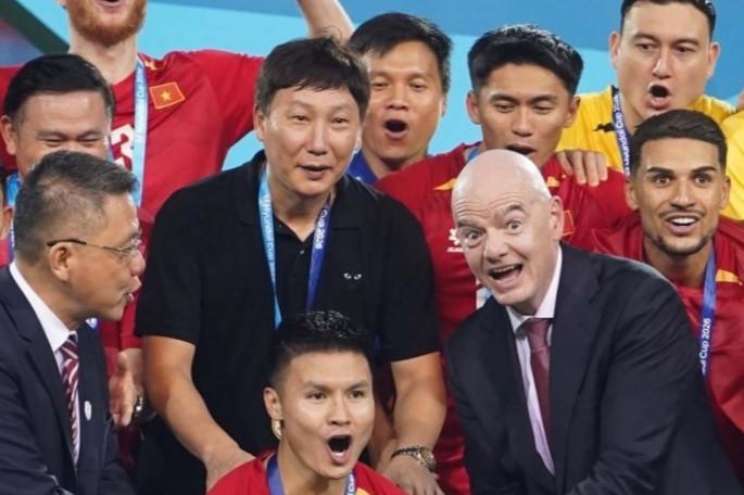 HLV Kim Sang Sik: 'Chủ tịch FIFA muốn thấy Việt Nam đá World Cup'
