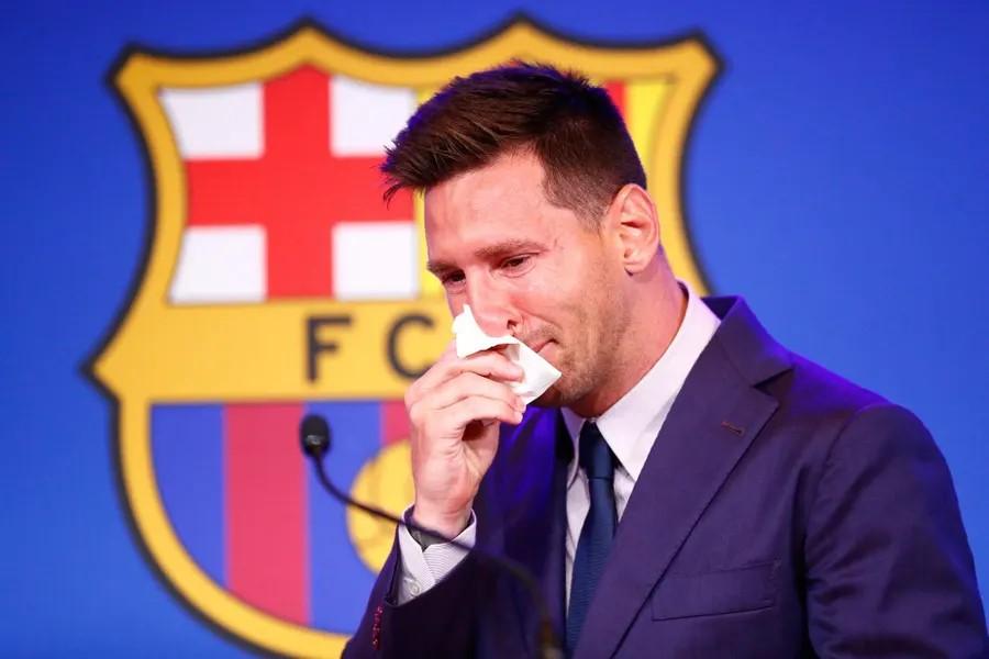 Cả thế giới tri ân Messi, Barca lại có phản ứng khác thường