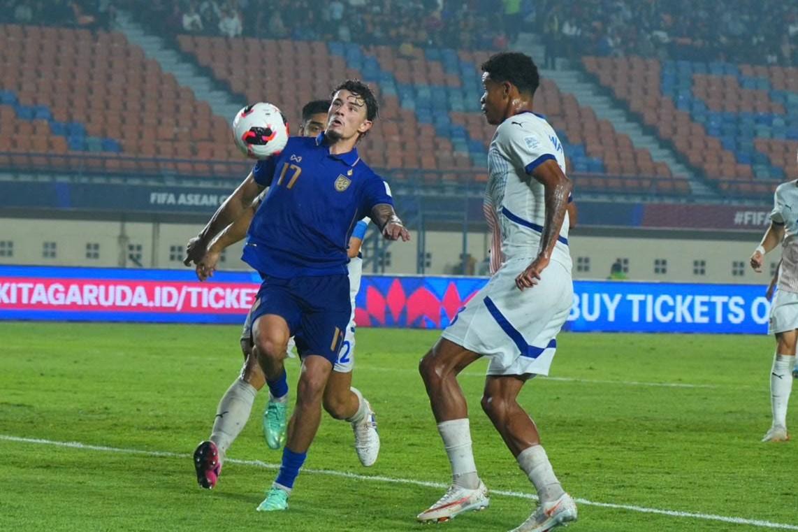 CĐV Thái Lan bình thản gọi tên Việt Nam dù thua 1-2 trước Philippines