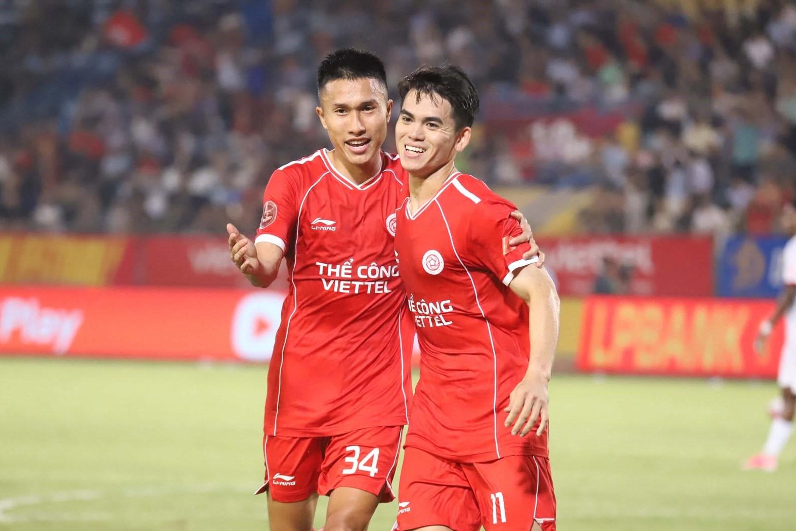 Trực tiếp bóng đá Viettel 1-1 Hà Tĩnh: Đôi công nảy lửa