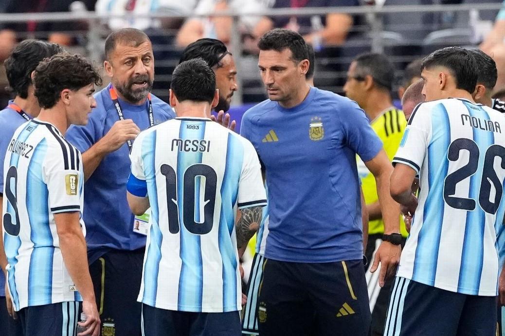NÓNG: Argentina giữ chân người quan trọng nhất đến World Cup 2030