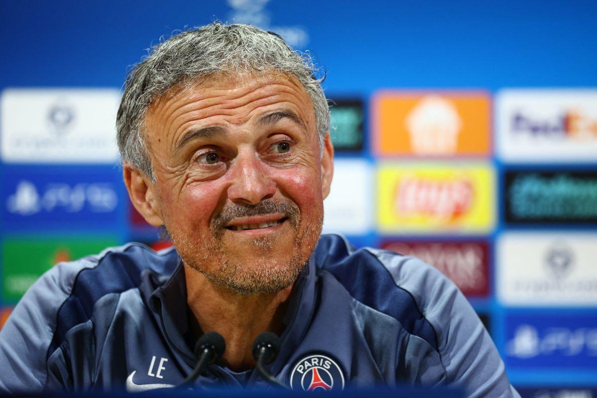 Không phải Luis Enrique, HLV 65 tuổi giành giải HLV xuất sắc nhất 2026