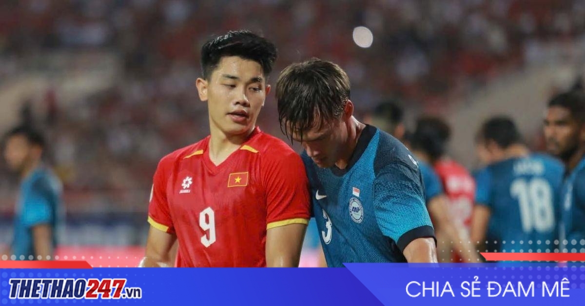 Đình Bắc bị ngôi sao cao gần 2m của Indonesia vượt qua tại AFF Cup