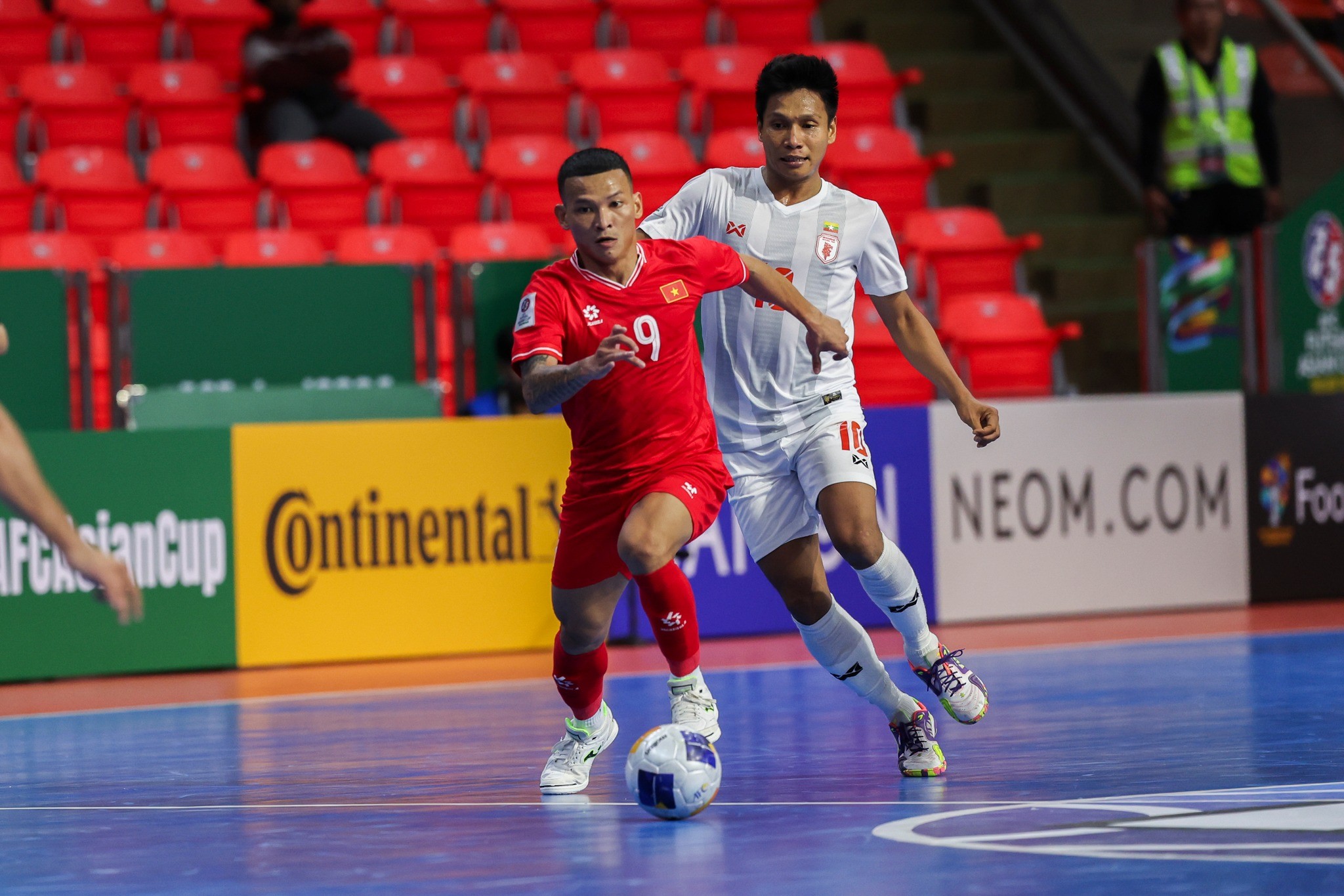 Trực tiếp futsal Việt Nam 1-0 Trung Quốc: Minh Quang ghi bàn