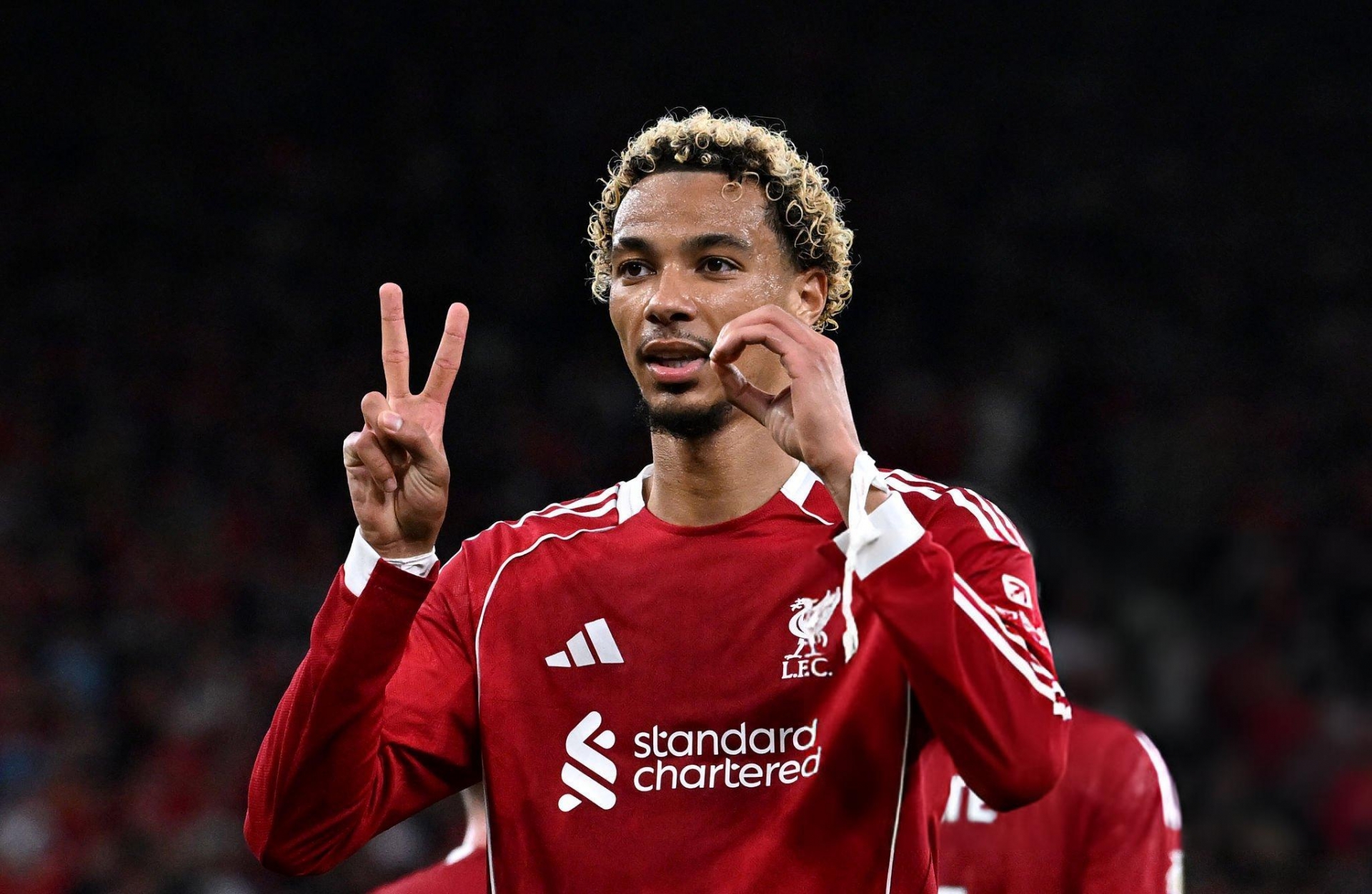 🚨KLOPP GIVES STRONG ADVICE TO ARNE SLOT: “BENCH SALAH AND ISAK, TRUST CHIESA AND EKITIKE”