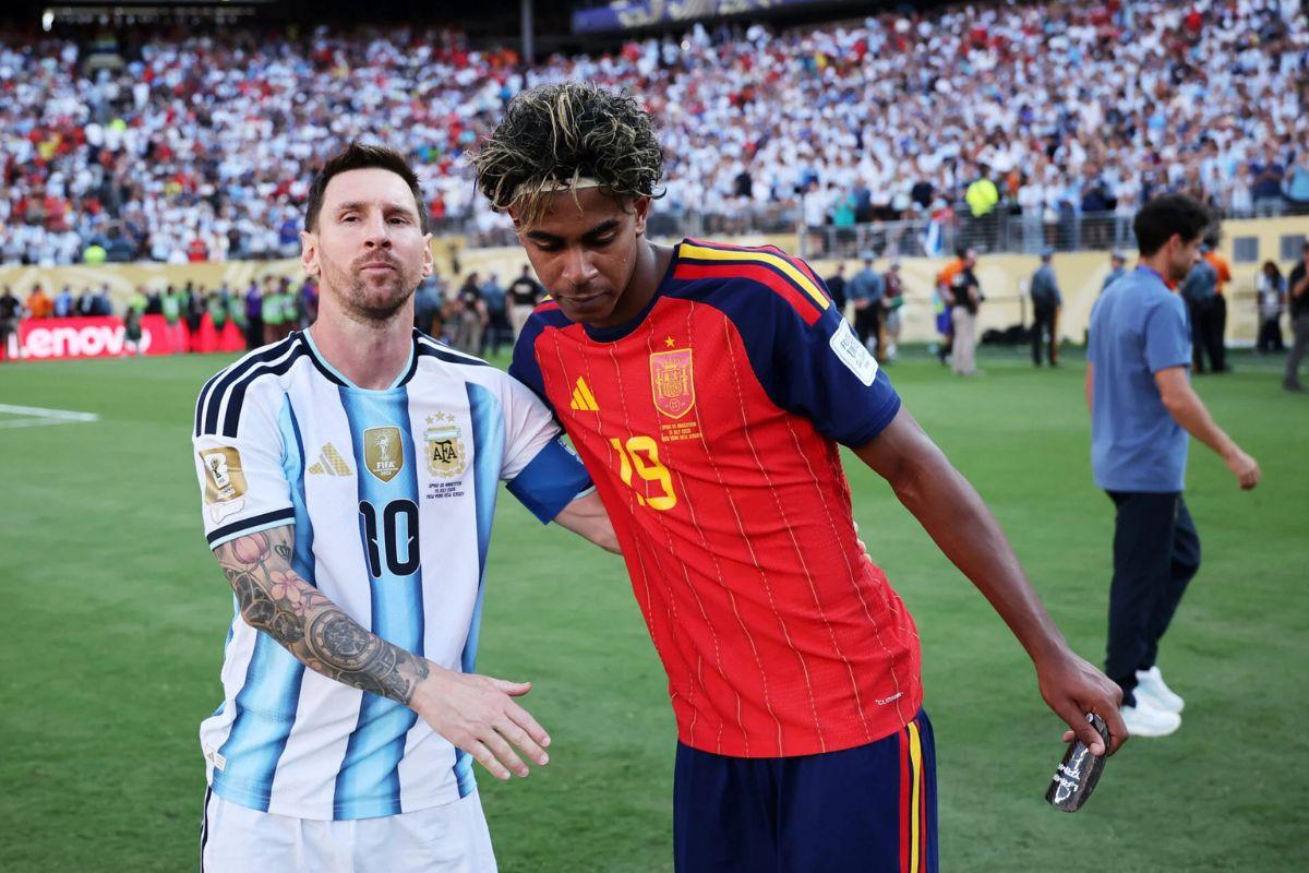 Messi nói gì với Yamal trong khoảnh khắc chuyển giao gây sốt World Cup 2026?