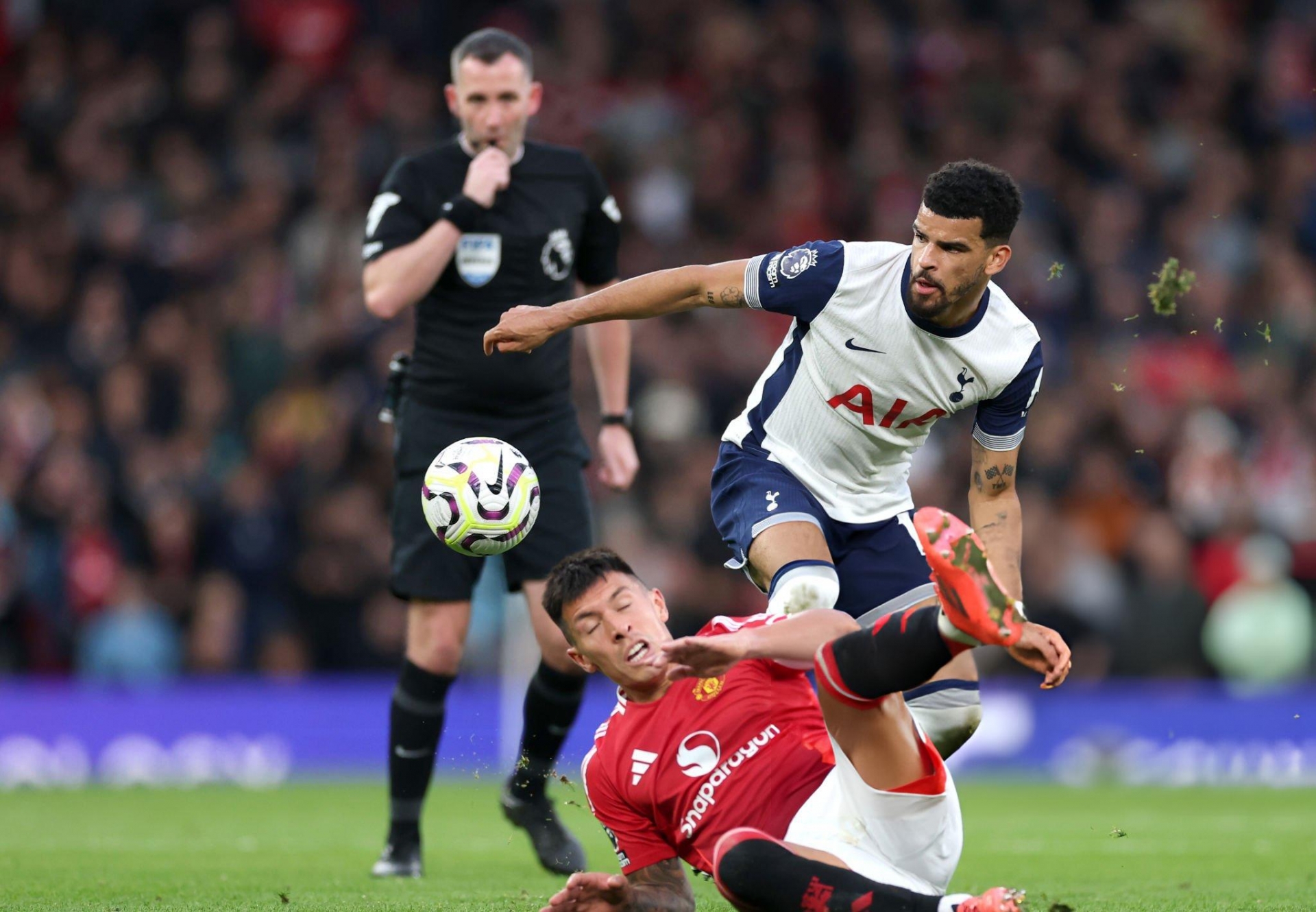 Bruno báo hại thẻ đỏ, MU thua tan nát Tottenham tại Old Trafford