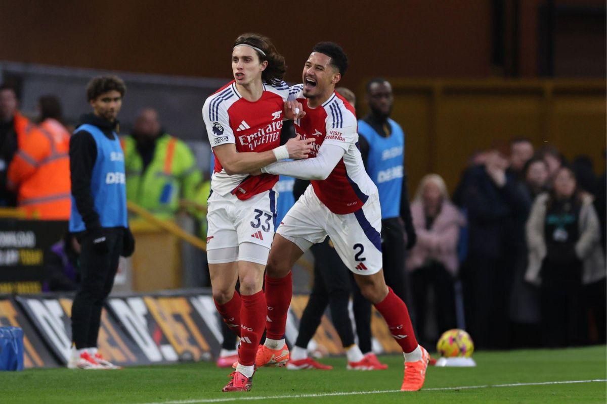 Arsenal hạ Wolves trong trận cầu 2 thẻ đỏ