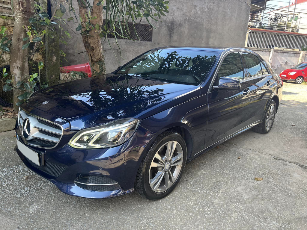 Bất ngờ với Mercedes E250 lăn bánh 10 năm rao bán chỉ hơn 500 triệu đồng 404679