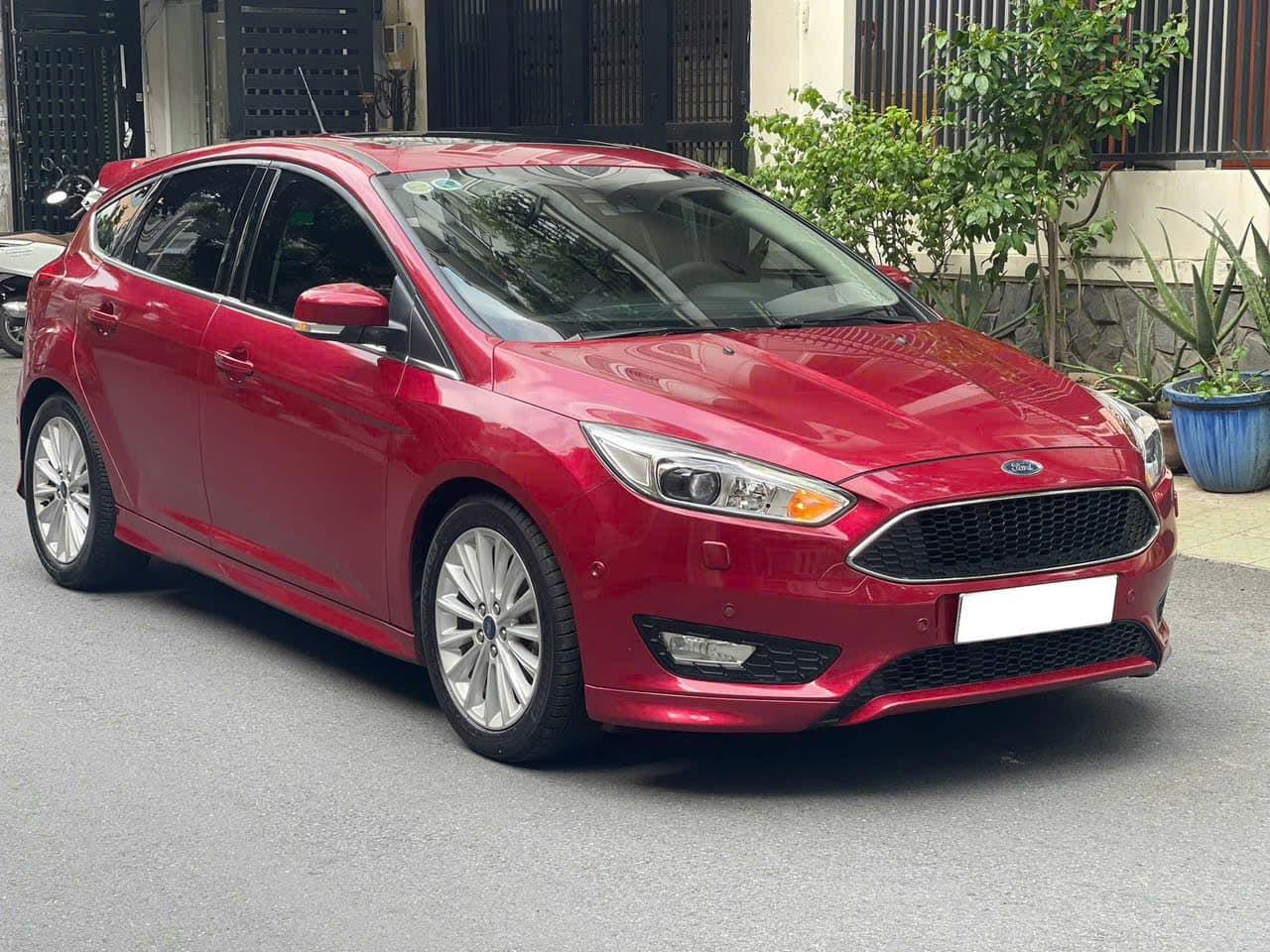 Bất ngờ với mức khấu hao của Ford Focus 2016 sau 8 năm lăn bánh 531252