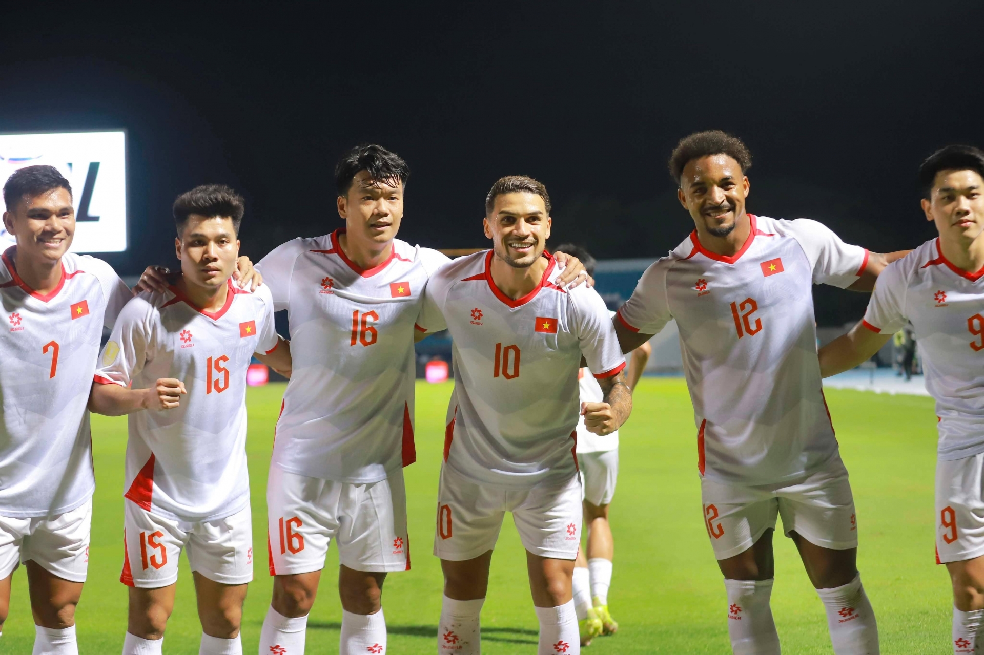 CĐV Đông Nam Á dậy sóng khi ĐT Việt Nam thắng hủy diệt 7-0