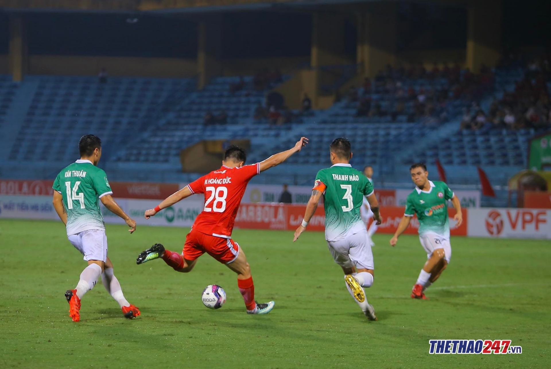 Trực tiếp Viettel 0-0 Bình Định: Ăn miếng trả miếng 184169