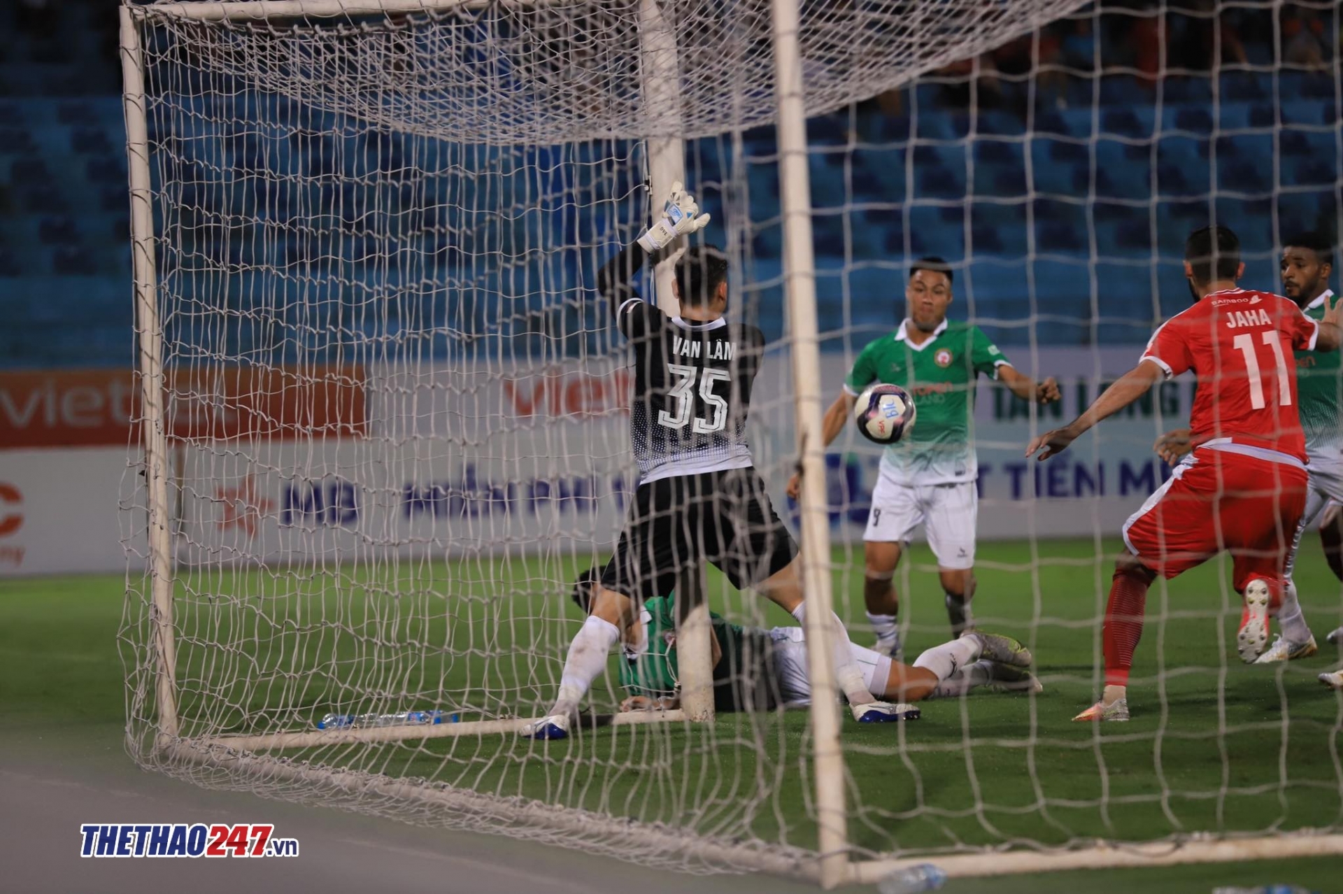 Trực tiếp Viettel 0-0 Bình Định: Ăn miếng trả miếng 184197