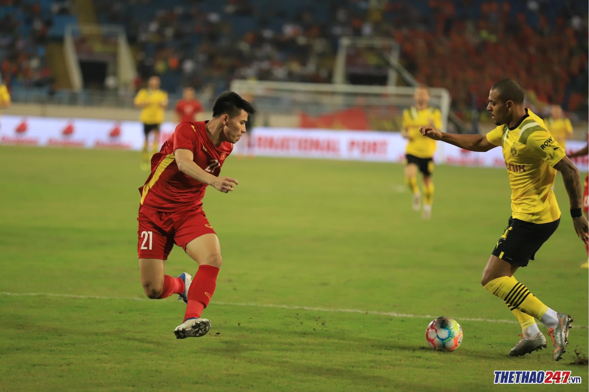 Trực tiếp Việt Nam 0-0 Dortmund: Đôi công hấp dẫn 225934