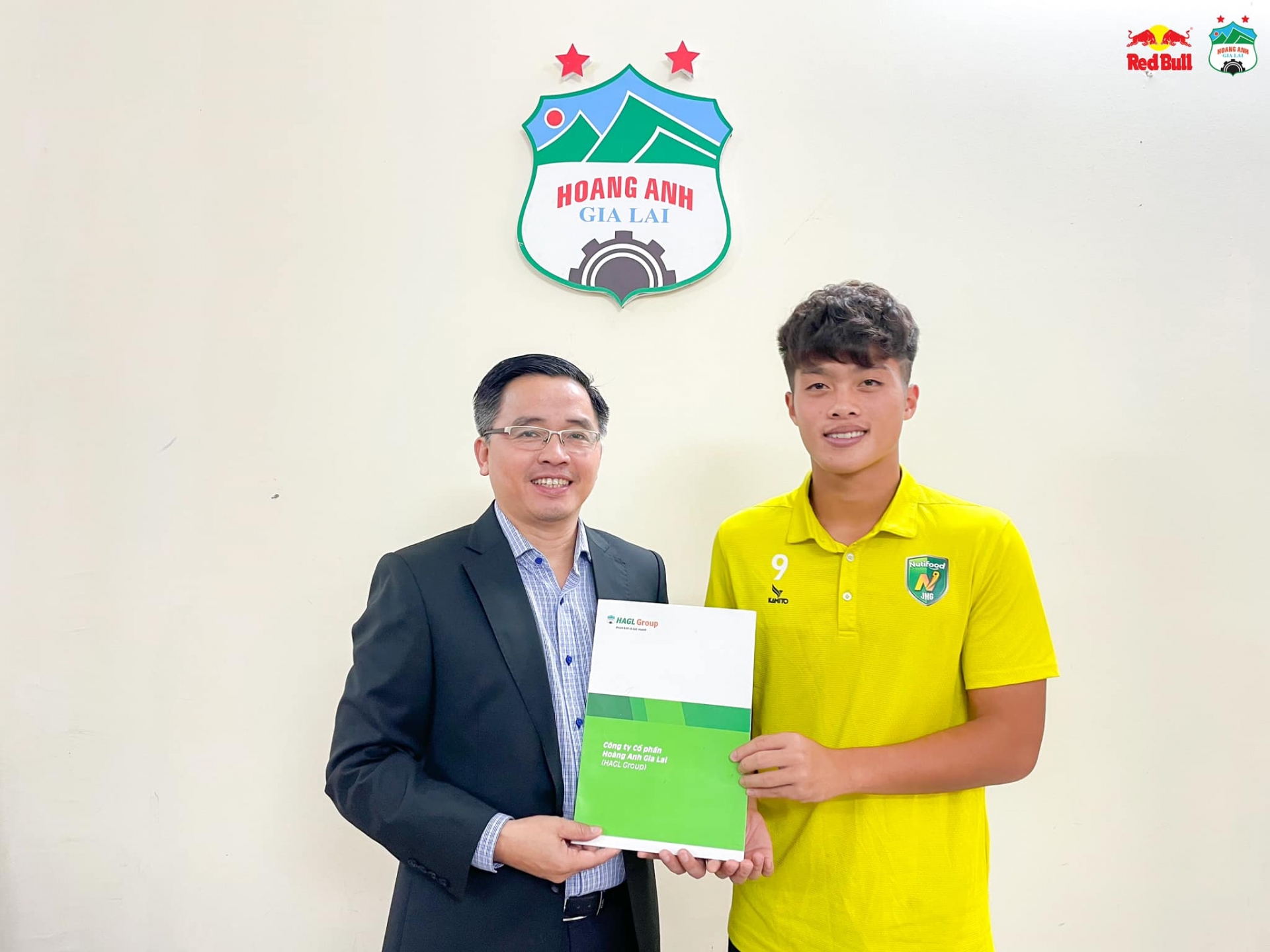 Tin chuyển nhượng V-League 2023 ngày 7/12: 'Vua giải trẻ' khoác áo HAGL 229093