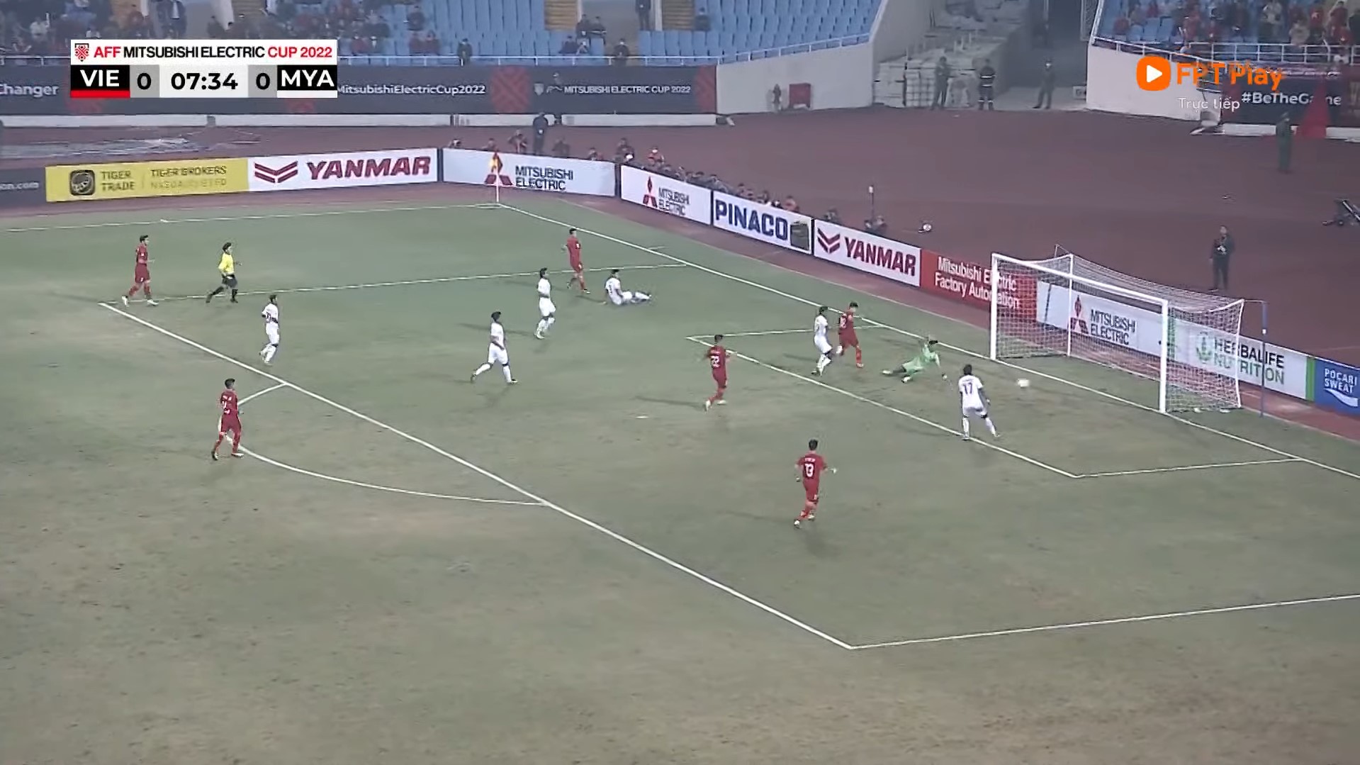 Trực tiếp Việt Nam 0-0 Myanmar: Nhập cuộc hứng khởi 238890