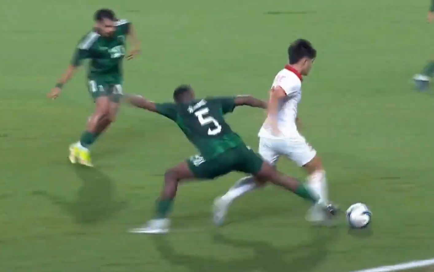 Trực tiếp Việt Nam 0-0 Ả Rập Xê Út: Đối thủ áp đảo 331673