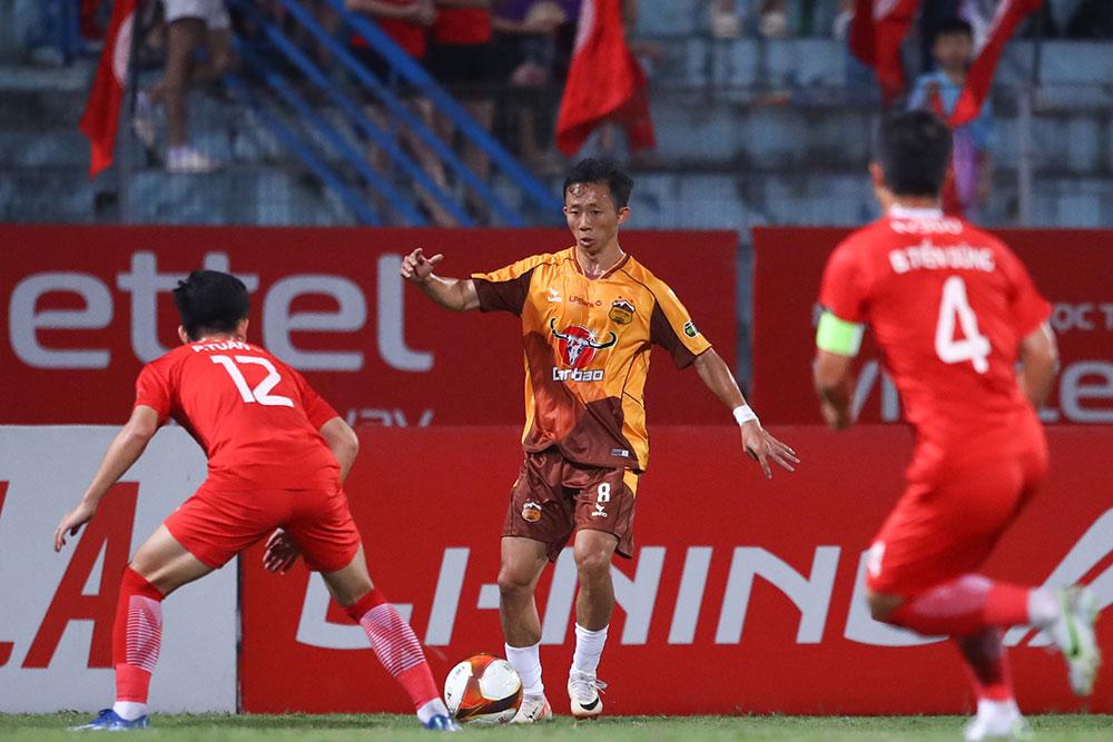 Trực tiếp Viettel 0-0 HAGL: Chủ nhà lấn lướt