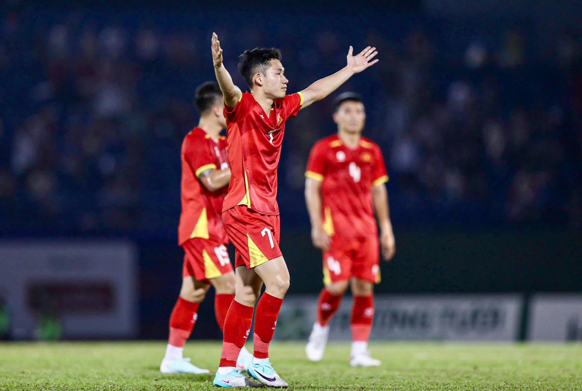 Trực tiếp Việt Nam 2-0 Campuchia: Nhân đôi cách biệt