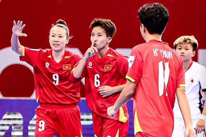 Trực tiếp futsal nữ Việt Nam 3-1 Hồng Kông: Bàn thắng liên tiếp