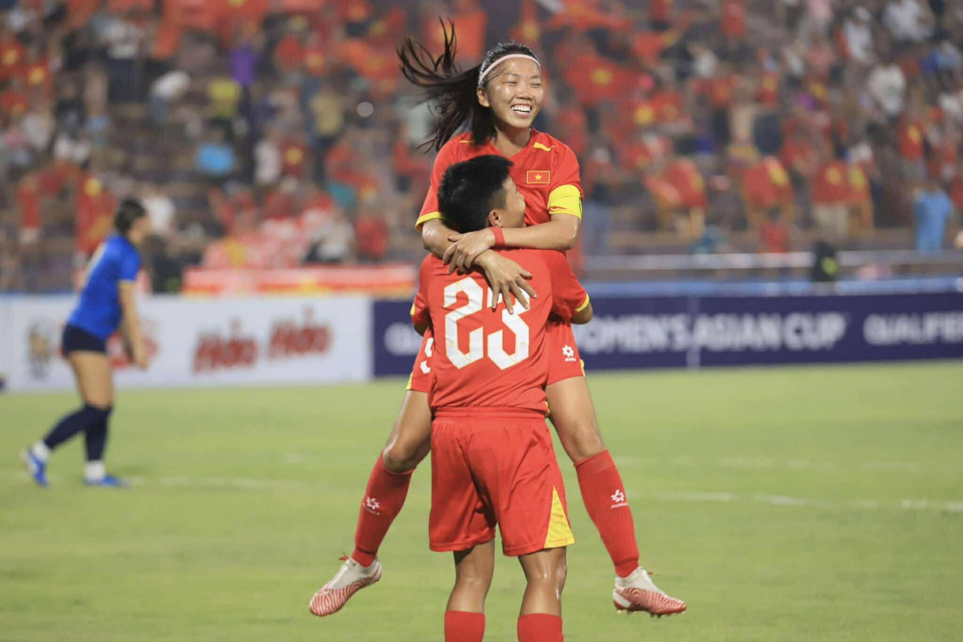 Trực tiếp nữ Việt Nam 2-0 Guam: Nhân đôi cách biệt
